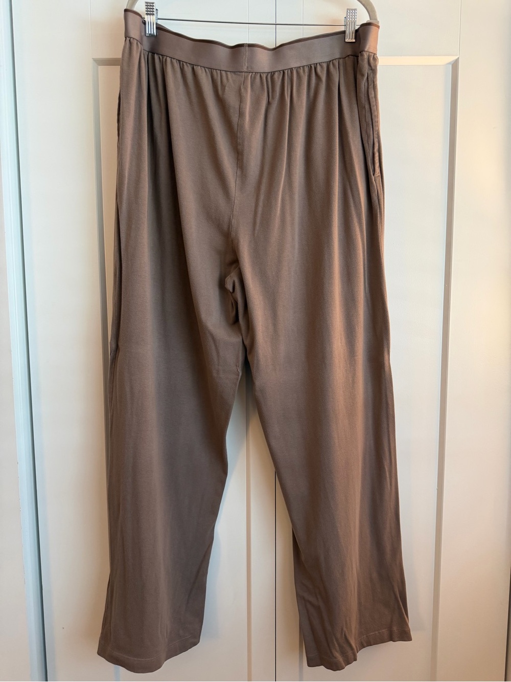 SKIMS Men's Relaxed Sleep Pants in Brown - Size 3X